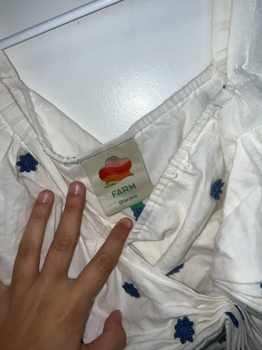 Farm Rio Anthropologie Bow front crop top white blue flower L summer beach